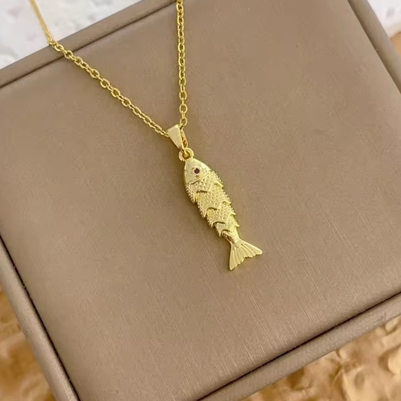 Gold Fish Pendant Necklace - Picture 5 of 6
